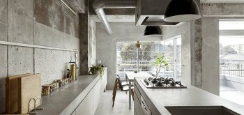Кухня в стиле бетон и дерево в Североуральске